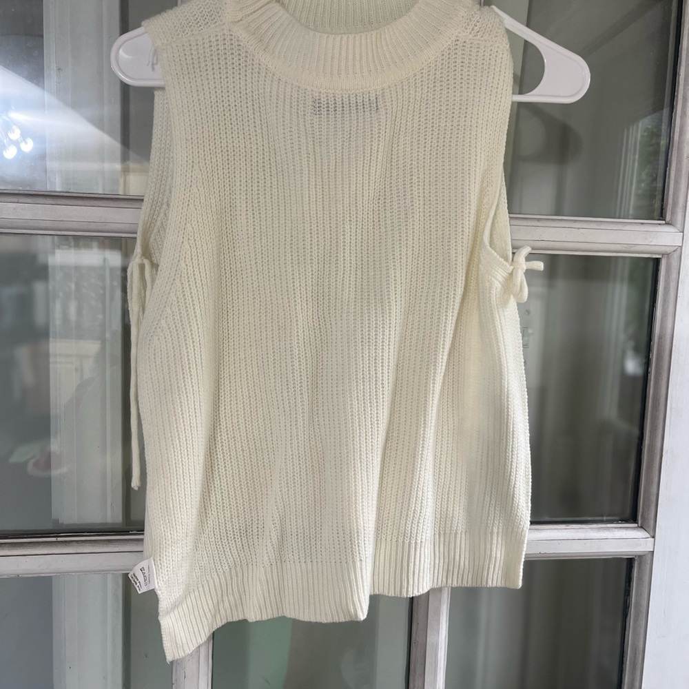Elegant Cream Sleeveless Sweater